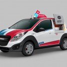 Domino’s rolls out oven-equipped DXP pizza delivery car